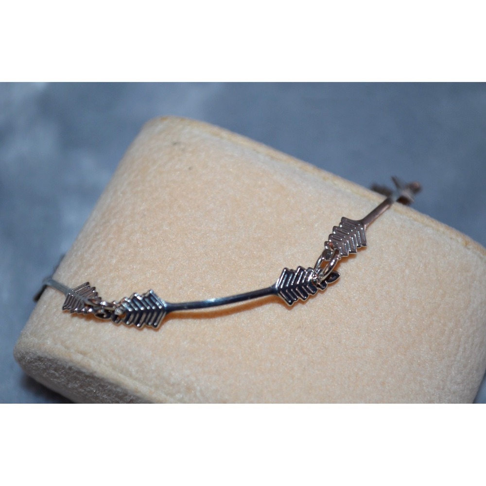 Vintage Silver Tone‎ Connecting Arrow Bracelet 7.5"